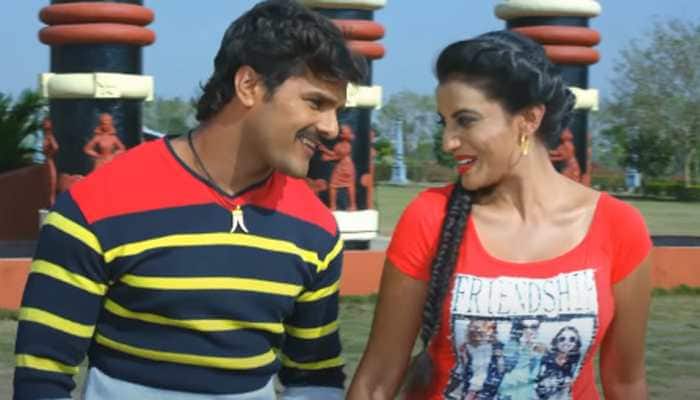 Khesari Lal Yadav-Akshara Singh&#039;s sizzling chemistry in this old Bhojpuri song is unmissable! - Watch