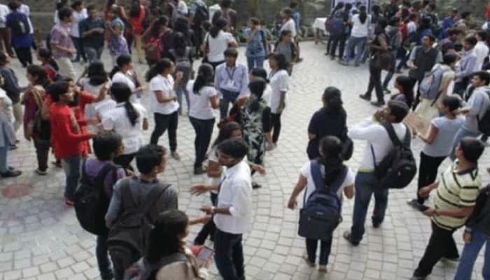Promote UG, PG students to final year without exams, Maharashtra urges UGC