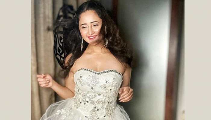 Former Bigg Boss 13 contestant Rashami Desai's latest bold avatar will knock you out! See viral pics
