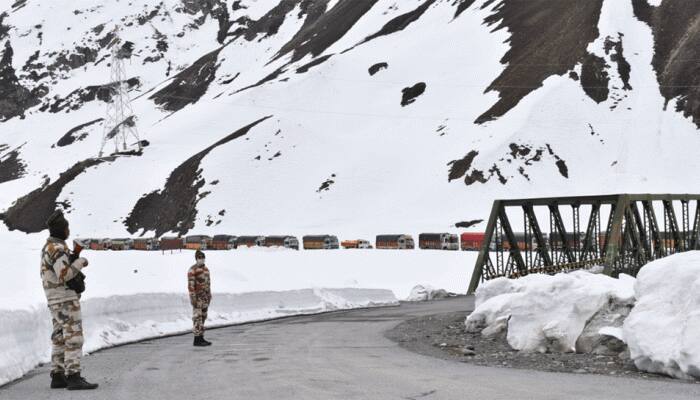 Army chief MM Naravane visits Ladakh to review LAC situation