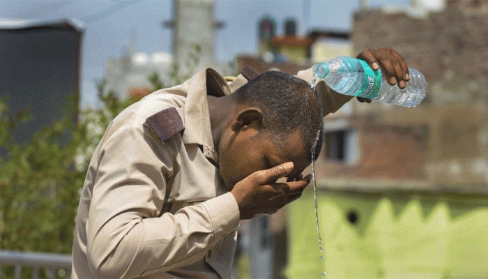 Delhi sizzles at 44.4 degree celcius, city continues to reel under heatwave