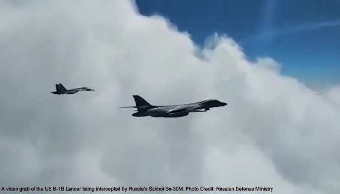 Russia&#039;s Sukhoi Su-27, Su-30 intercept, shoot videos of US B-1B Lancers over Black and Baltic Seas