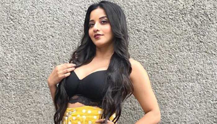 Bhojpuri stunner Monalisa sits pretty in a thigh-high slit floral gown - See pic Bhojpuri stunner Monalisa sits pretty in a thigh-high slit floral gown - See pic