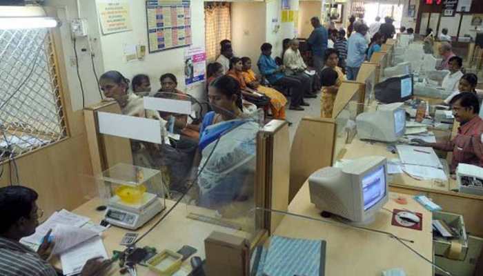 Private banks lose people&#039;s trust, while PSBs gain