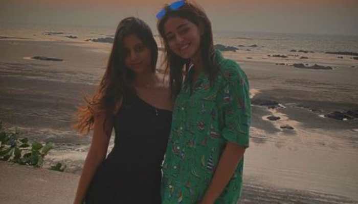 Suhana Khan sings ‘Dhime Dhime’ for BFF Ananya Panday in trending video