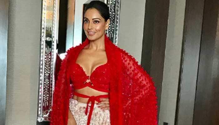 Bipasha Basu flaunts her toned midriff in new post, reveals key to stay fit!