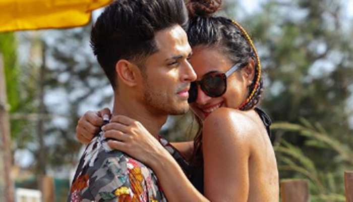 Bigg Boss 11 fame Benafsha Soonawalla and boyfriend Priyank Sharma's mushy pics are too hot to handle!