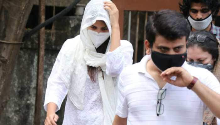 Sushant Singh Rajput’s close friend Rhea Chakraborty spotted at Mumbai&#039;s Cooper Hospital