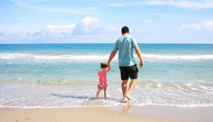 Father&#039;s Day 2020: Check these adorable Facebook, WhatsApp and text messages for your daddy dearest!