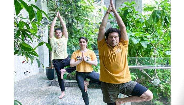 Sachin Tendulkar celebrates Father&#039;s Day by doing yoga with kids 