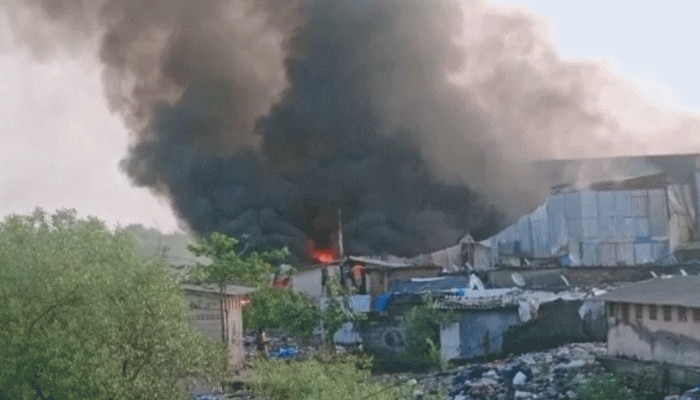 Fire breaks out at  Maharashtra&#039;s Mankhurd scrap compound; no casualty reported