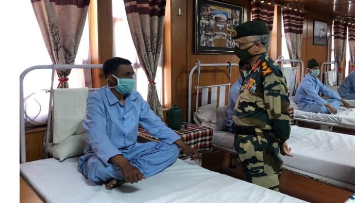 Army Chief General MM Naravane visits Leh, interacts with injured soldiers at military hospital 