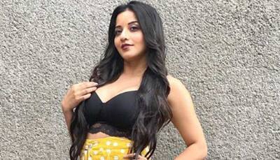 A stunning black crop top and shorts, that's how bombshell Monalisa is beating the summer heat!