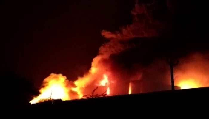 Fire breaks out at a chemical factory in Gujarat&#039;s Anand, 15 fire tenders rushed to spot 