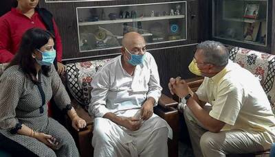 Nana Patekar meets Sushant Singh Rajput's family in Patna, pays tribute