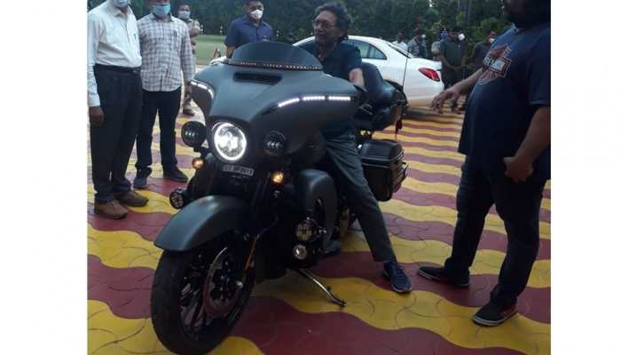 Chief Justice SA Bobde spotted sitting on Harley Davidson in Nagpur, photos go viral