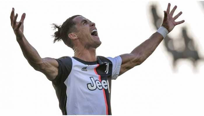 Cristiano Ronaldo scores his first free-kick goal for Juventus in 4-1 win over Torino