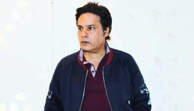 'Bigg Boss 1' winner Rahul Roy spends lockdown time reading books