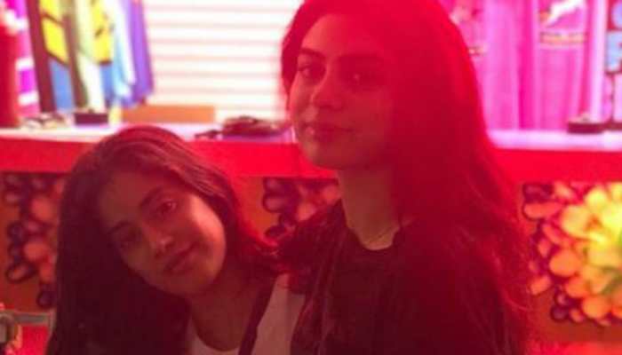 Janhvi Kapoor introduces sister Khushi as her &#039;new fav DOP&#039;