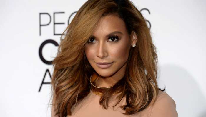 Naya Rivera's 'Glee' co-stars gather, hold hands at Lake Piru paying tribute to her