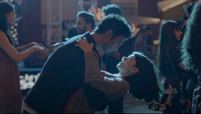 Watch Sushant Singh Rajput-Sanjana Sanghi's sweet love story in 'Taare Ginn' song from 'Dil Bechara'!