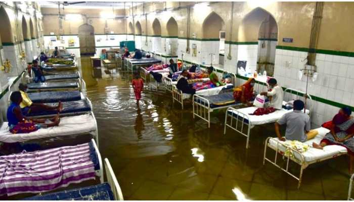 Hyderabad&#039;s Osmania General Hospital for coronavirus patients flooded after heavy rains
