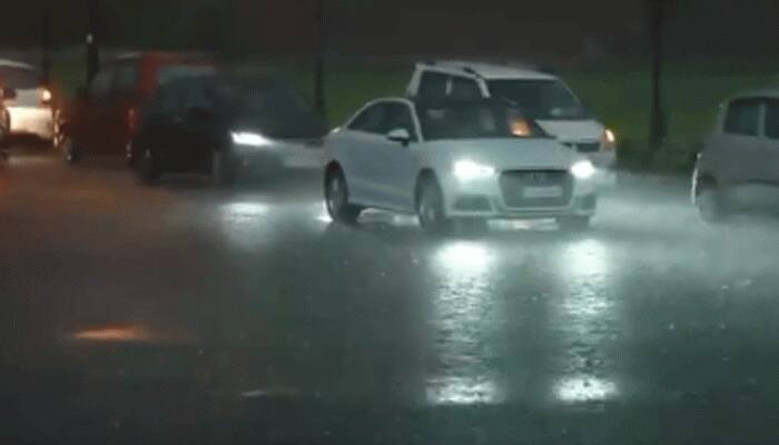 Rain lashes several parts of Delhi, temperature dips