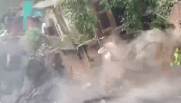 House collapsed near ITO in Delhi due to heavy rain; watch video