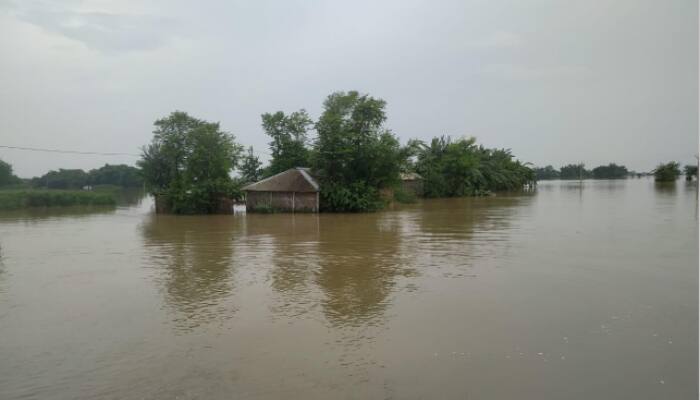 Flood hits 8 districts of Bihar; RJD leader Tejashwi Yadav visits affected areas