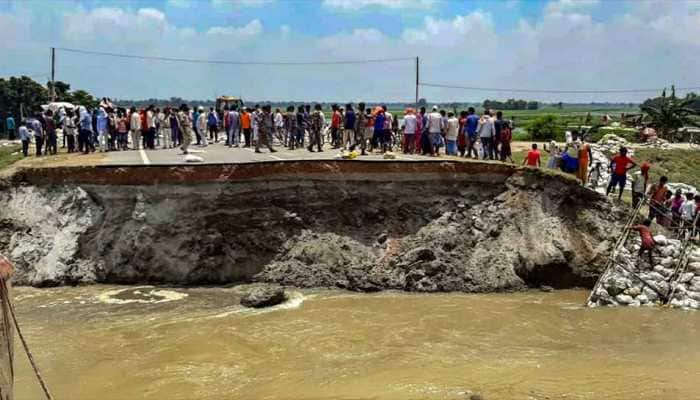 After Sattar Ghat bridge, another approach road in Bihar&#039;s Gopalganj cracks