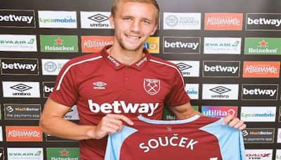 West Ham United rope in midfielder Tomas Soucek on four-year deal