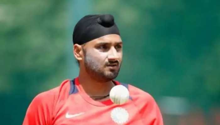 Pure mohalle ka lga diya kya? Harbhajan Singh expresses dismay over hefty electricity bill