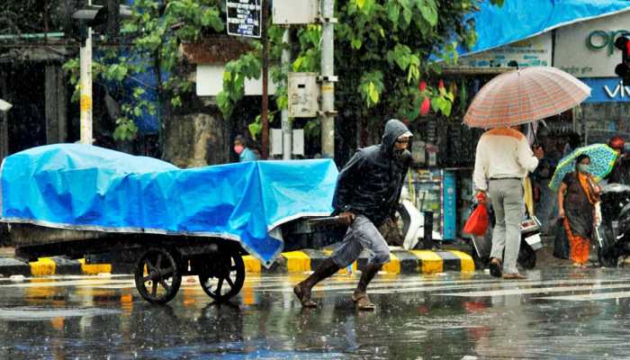 Delhi allows street vendors, hawkers to operate from 10 am to 8 pm