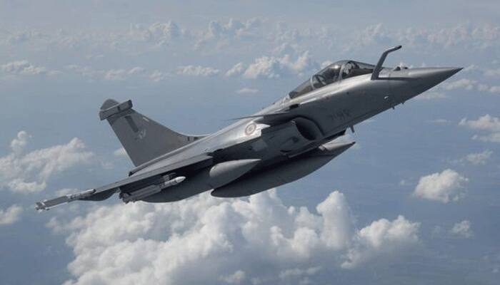 IAF Rafales enter Indian airspace, establish contact with Navy&#039;s INS Kolkata, exchange greetings