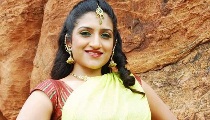 Kannada actress Rohini aka Rishika Singh injured in car crash