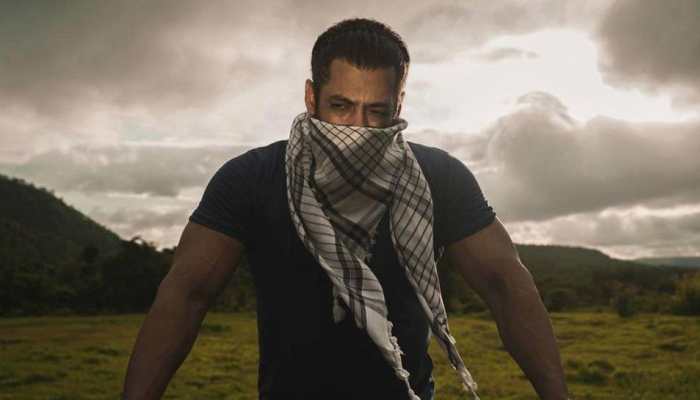 Shah Rukh Khan, Salman Khan wish 'Eid Mubarak' in a strong heartfelt message!