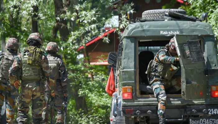 TA soldier abducted by terrorists in Jammu and Kashmir&#039;s Kulgam, his burnt vehicle found