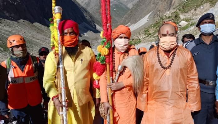 Chhari Mubarak of Lord Shiva reaches Amarnath cave for final pooja on Rakshan Bandhan 