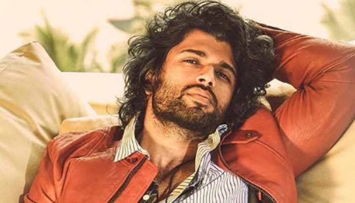 South superstar Vijay Deverakonda's shirtless pic goes viral and oh no one's complaining!