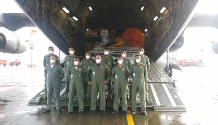 Special response team, 10000 Indian-made oil absorbent pads sent as assistance to Mauritius