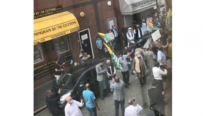 Scuffle breaks out between pro-Pakistan Kashmiri groups in UK over Kashmir issue