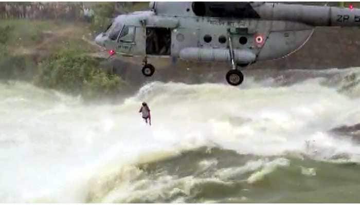 IAF uses MI-17 helicopter to rescue stranded man at Khutaghat Dam in Chhattisgarh&#039;s Bilaspur; watch here