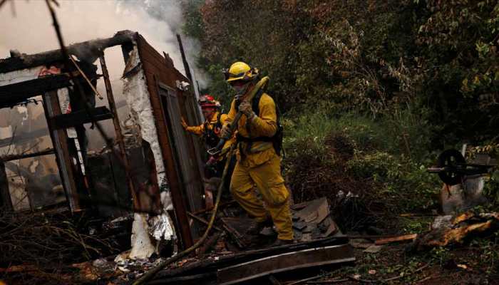 Massive blaze at Dallas-area plastics factory in US contained