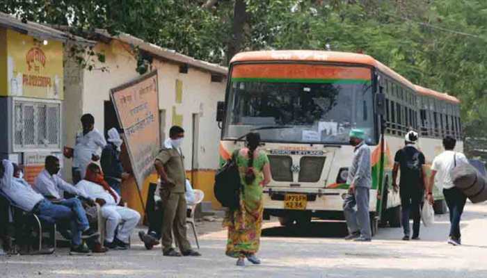 Man found hanging at bus stop in south Mumbai&#039;s Nagpada area