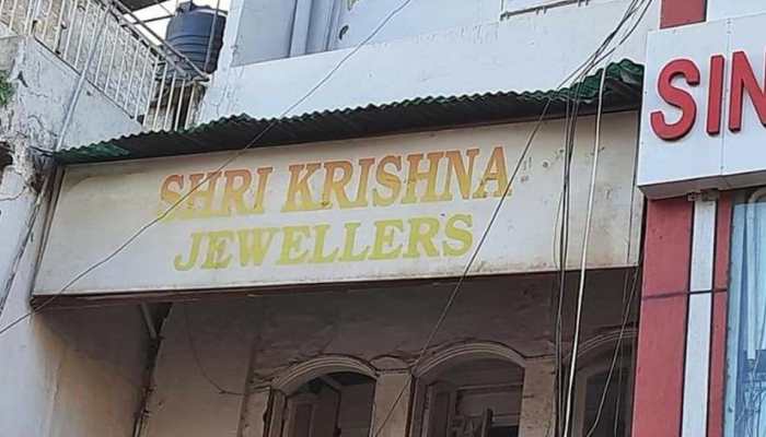 Two brothers commit suicide inside Chandni Chowk&#039;s jewellery shop, Delhi Police recover suicide note