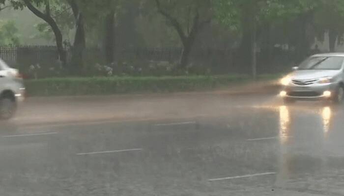 IMD predicts light rain, thunderstorm in Delhi-NCR and adjoining areas for next two hours