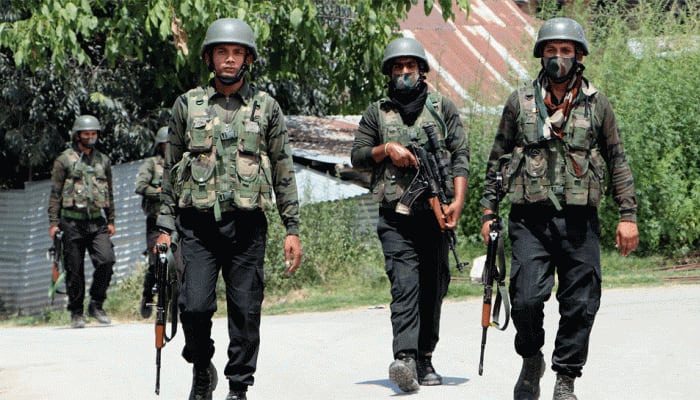 Grenade targeting Army vehicle in J&amp;K's Baramulla hits ground; 5 civilians injured, 2 critical