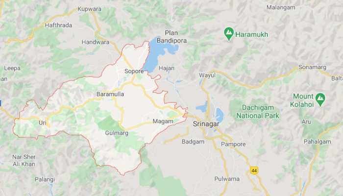 Security forces recover weapons, Pakistan currency in Jammu and Kashmir&#039;s Baramulla