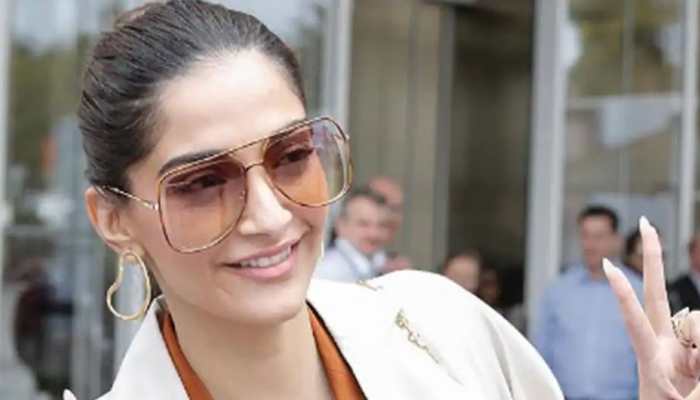 Sonam Kapoor watches &#039;Tenet&#039; in London, raves about Dimple Kapadia in the film