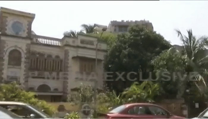 CBI, AIIMS forensic team arrive at Sushant Singh Rajput&#039;s Bandra residence; to recreate crime scene 